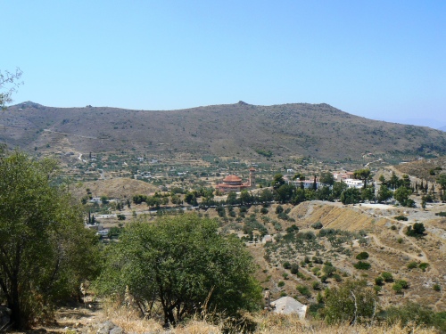  Biserica "Sfântul Nectarie" şi mînăstirea "Sfântul Nectarie",  văzute de pe dealul unde se găsea altădată capitala insulei Egina (Aegina), Paleochora, insula Egina (Aegina)
