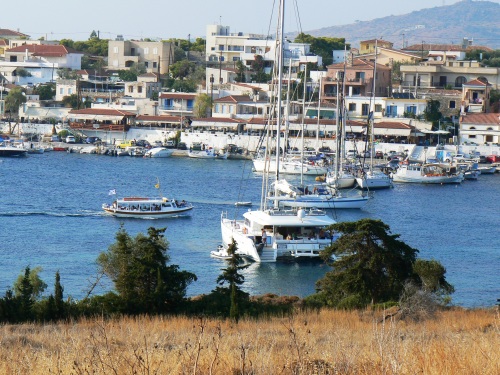 Portul iahturilor din Perdika, insula Egina 